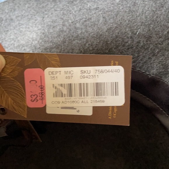 Bowl top hat with cute belt wrap around - Picture 2 of 2